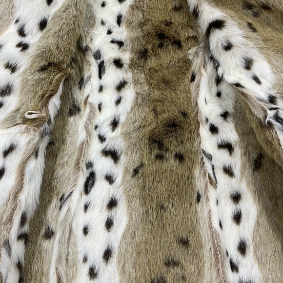 DONNA SALYERS FABULOUS
FIT SNOW LYNX FAUX FUR
JACKET - Picture 10 of 14